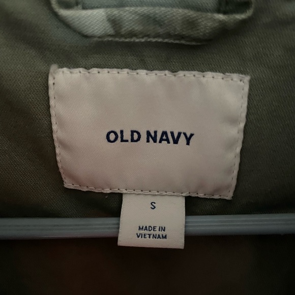 Women’s Old Navy camouflage jacket. Size Small - Picture 2 of 3